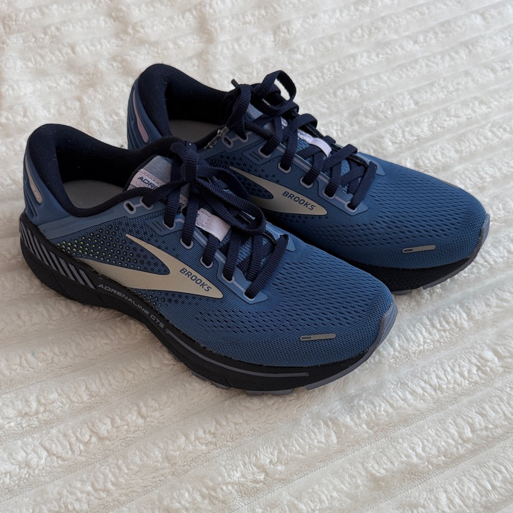 Brooks Adrenaline GTS running Shoes
